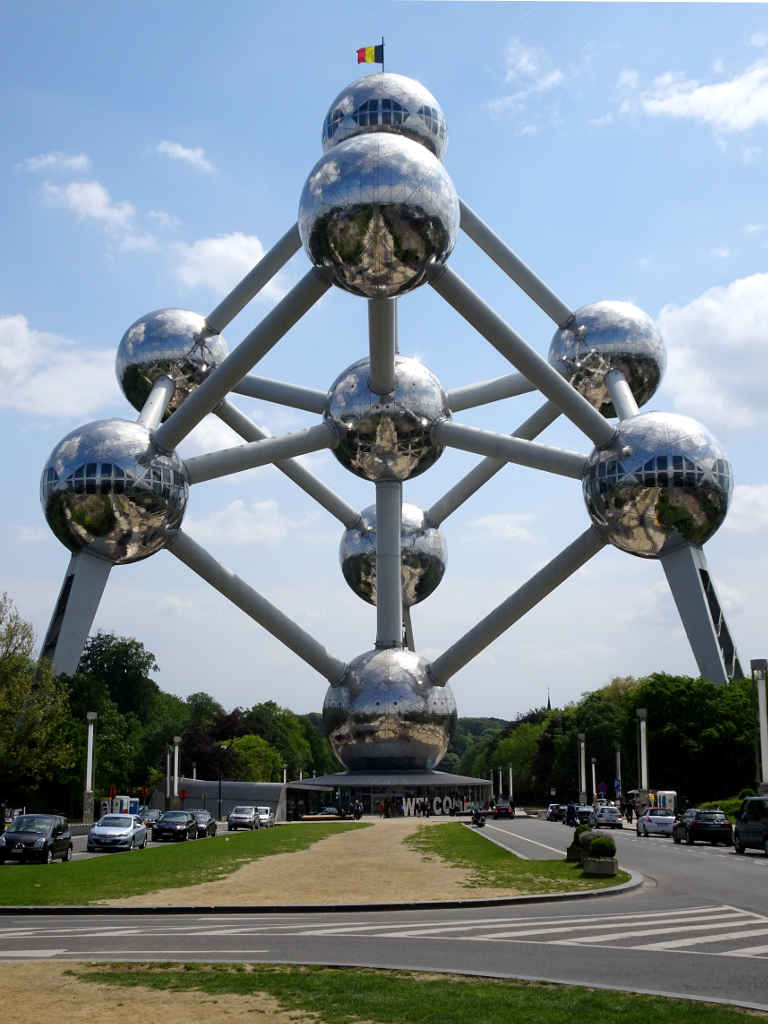 Time travel at the Brussels Atomium - TheSupercargo