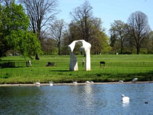 London green: Henry Moore's Stone Arch across the Serpentine in Hyde Park