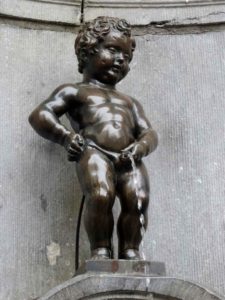 Pissing contest: Manneken Pis