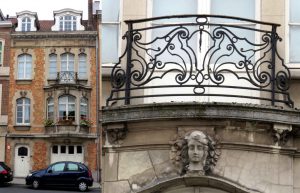 Details - House with balcony 