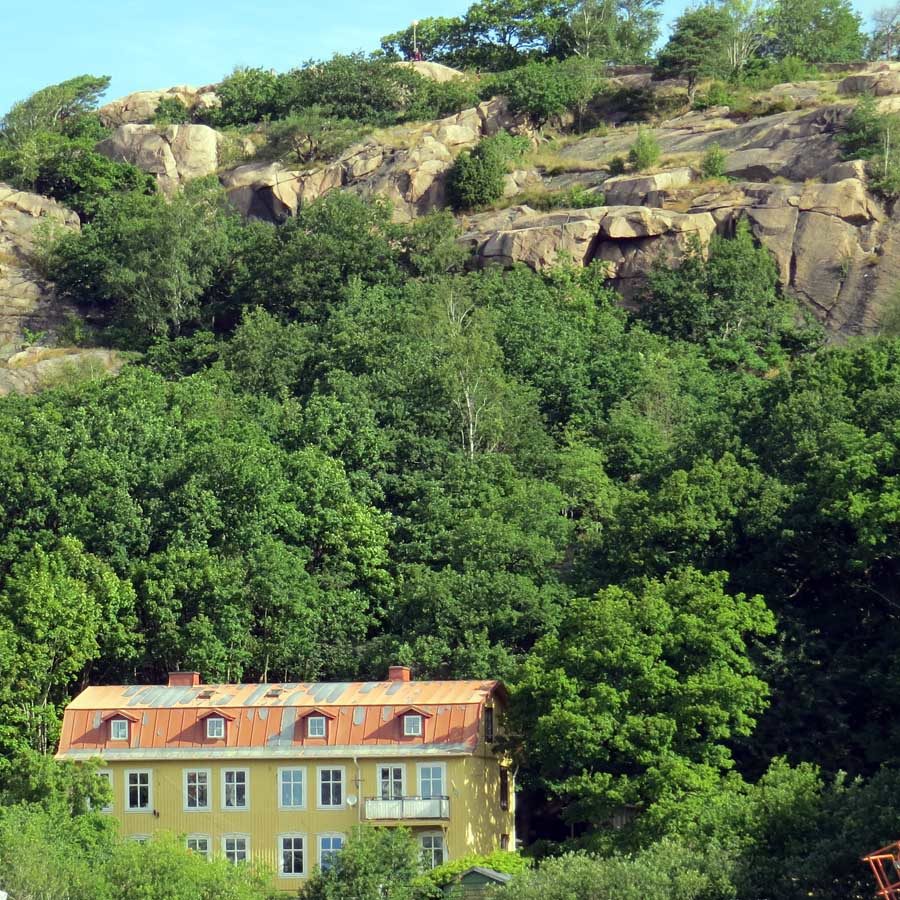 July in Photography: An older tenement under Ramberget's southern side