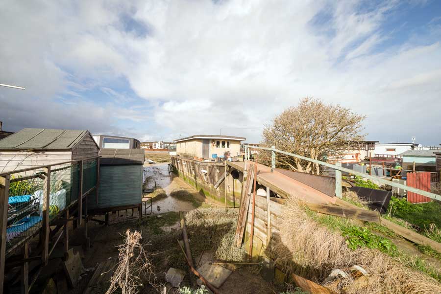 Houseboats at Shoreham-by-Sea. Photo by Arild Vågen cc on Wikimedia Commons